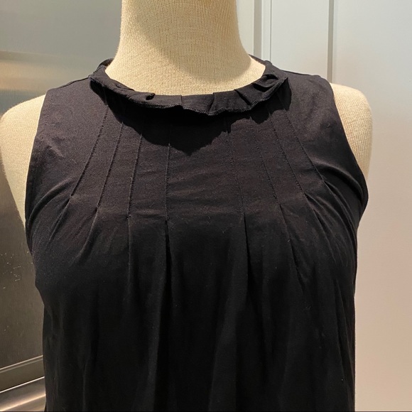 GAP Sleeveless Pleat Top - Picture 10 of 12